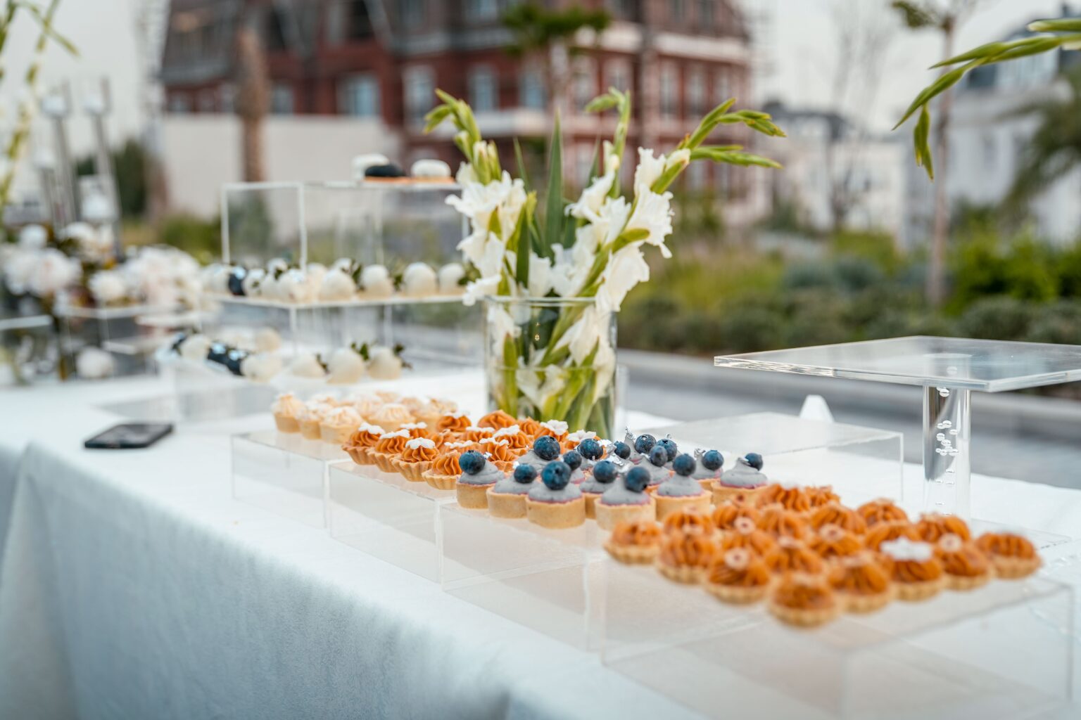 The Art of Creating Versatile and Innovative Food Display Solutions